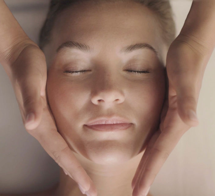 Facial Treatment – well-being – Phytomer Spa